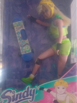 Vintage Sindy Skate doll new, sealed in box