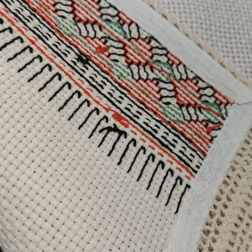 Handmade vintage table runners, set of 2, like new