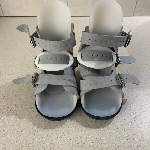 Ponseti Foot Abduction Braces like new, without bar, pair of 2 sizes