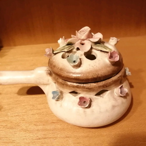 Capodimonte porcelain decorative piece Italian made