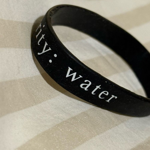 Charity Water NY bracelet like new