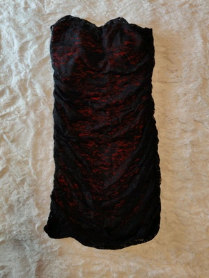 Evening lace dress like new, strapless, black and red, size S