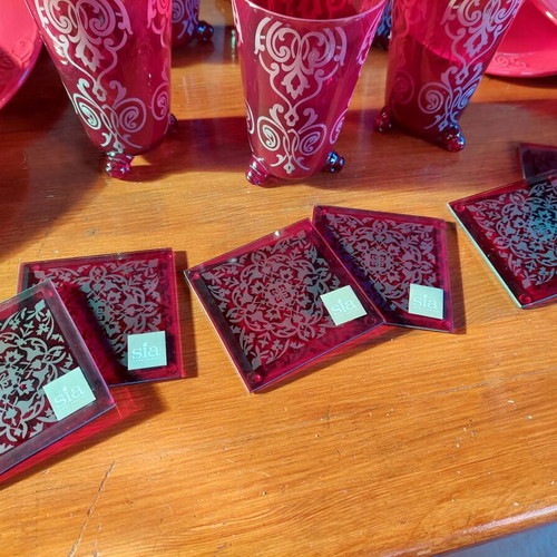 SIA Home Fashion red dinner set new, festive