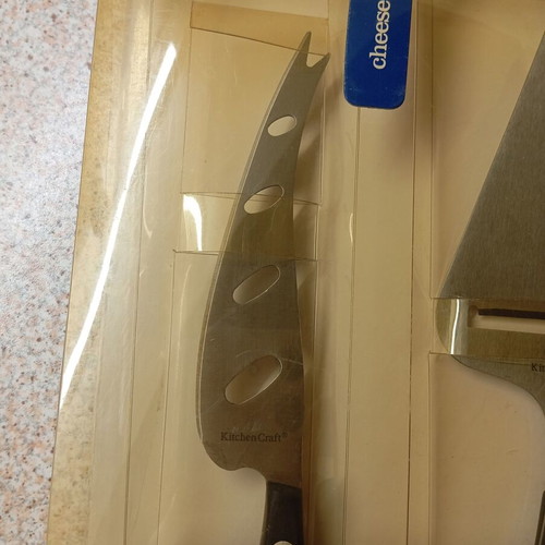 Cheese knives new, set of 3 pieces