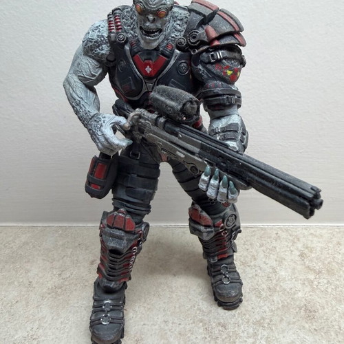 Neca Gears of War figures set of 4 like new
