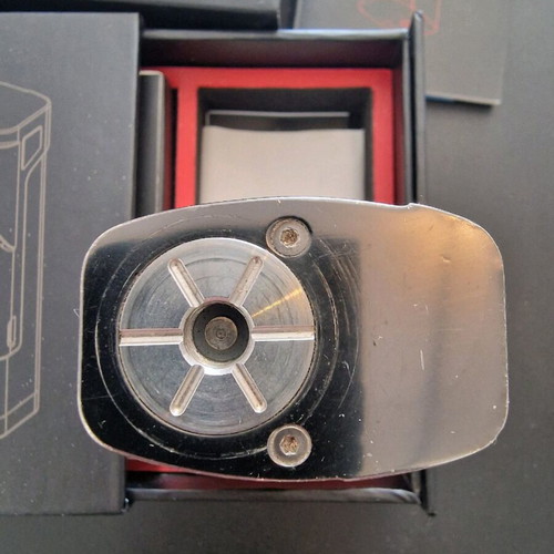 Sigelei 213w box mod used with 2 batteries 18650