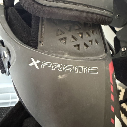 Leatt X-Frame knee braces used, medium size, carbon fiber composite