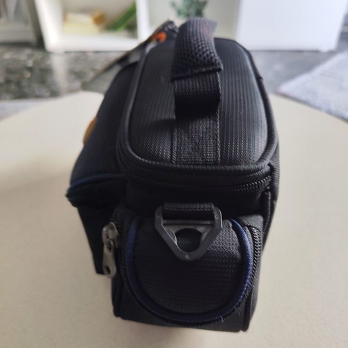 Lowepro MX100 Camera Shoulder Bag New with Belt
