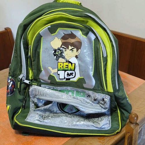Vintage Ben 10 school backpack like new, elementary