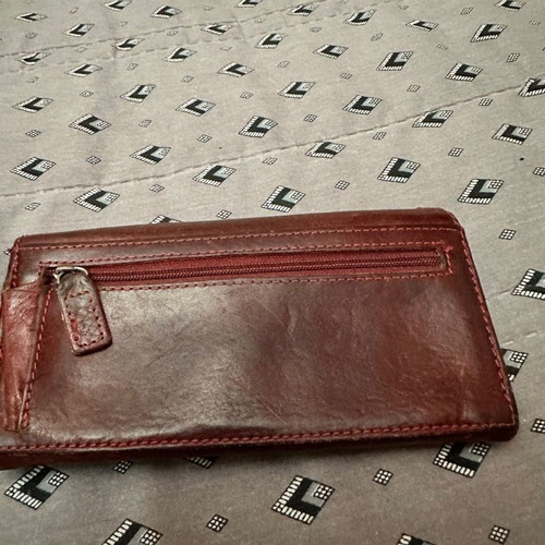 Leather women's wallet medium size used, burgundy