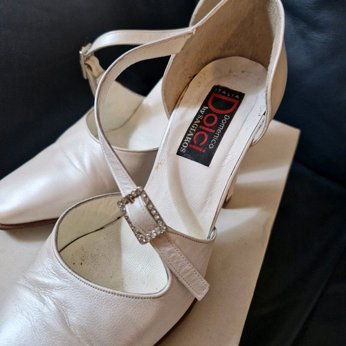Sagiakos white pumps with square toe like new