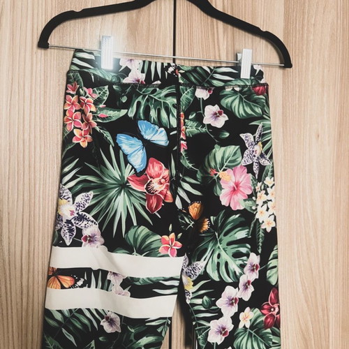 Multicolor fitness leggings used, size medium