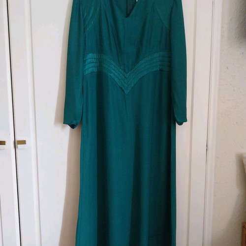 Vintage Carissa dress used, long emerald color