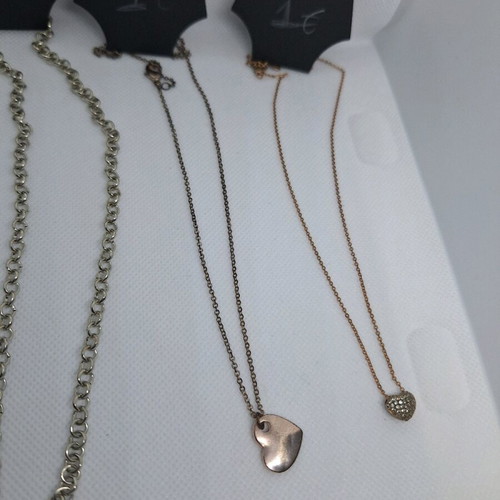 Chain necklaces like new, set of 4 pieces