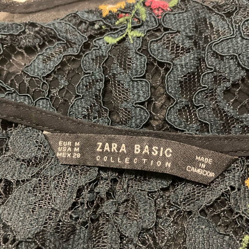 Zara lace top with embroidered flowers size M like new
