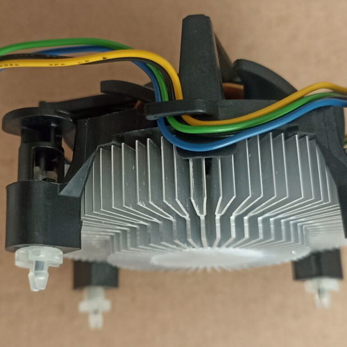 Intel E97375-001 CPU Cooler like new, Socket LGA 775