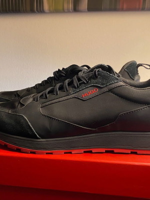 Hugo Boss Icelin Runn sneakers size 43, black-red, like new