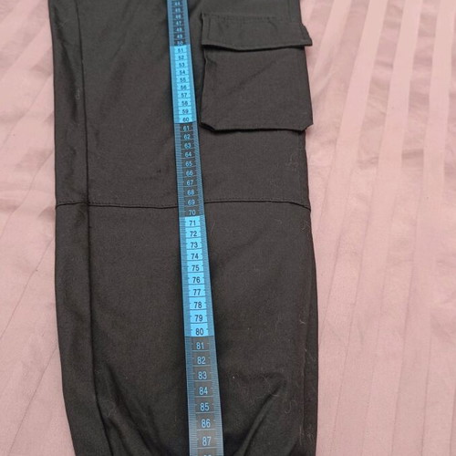 Bershka cargo pants small black like new with pink details