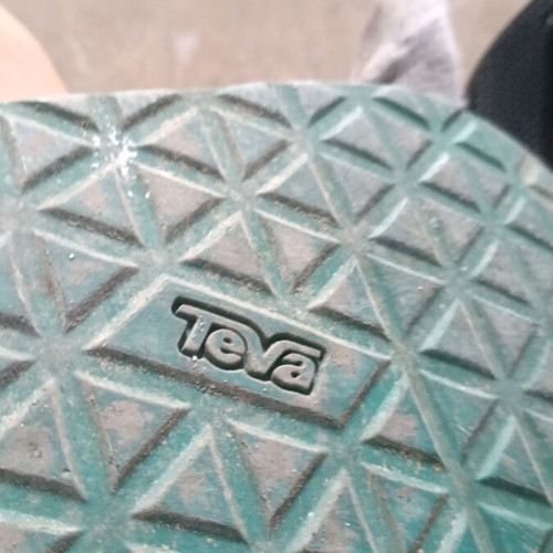 Teva sandals size 42 like new, multicolor