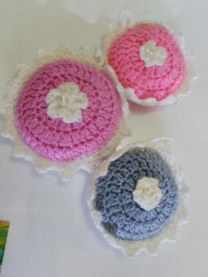 Knitted ornaments new, diameter 12-11-10 cm