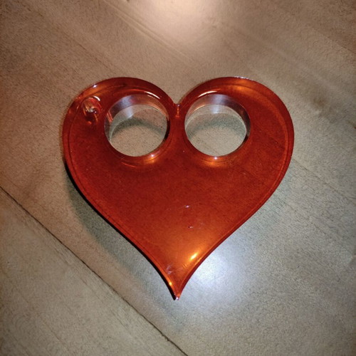 Decorative resin heart red, like new, 9 x 9cm