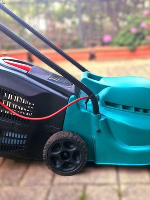 Bosch Rotak 320 Electric Lawn Mower like new, 1200W, 32 cm cut width