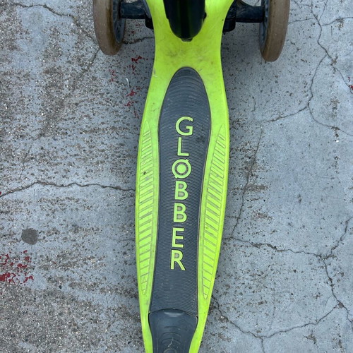 Globber kids scooter used with 3 wheels