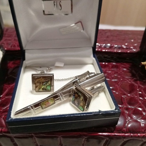 Cufflinks new, collectible gold plated 24k and 14k