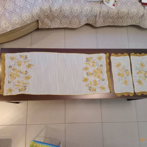 Set of 3 vintage gold-embroidered linens like new