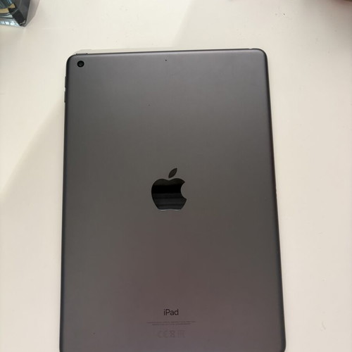 iPad 9th Gen 10.2” 64GB like new