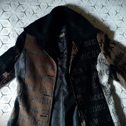 Ysatis Y2K coat with original design, like new, size S