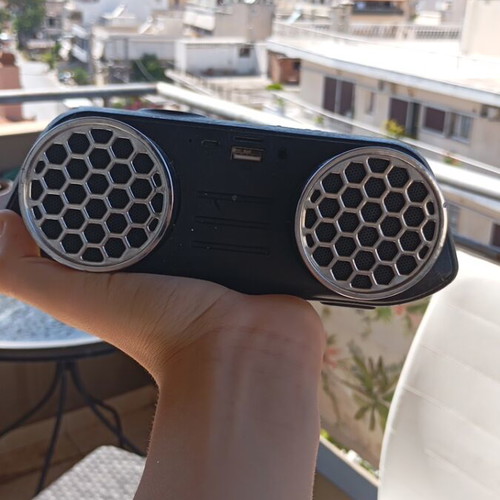 Redragon Portable Bluetooth Speaker like new, clear sound