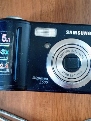 Samsung Digimax S500 5.1 MP camera used, unknown functionality