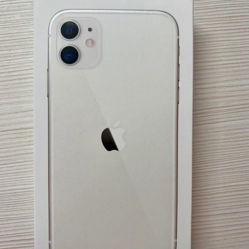 iPhone 11 used with 3 free cases, white, 64GB, Dual SIM
