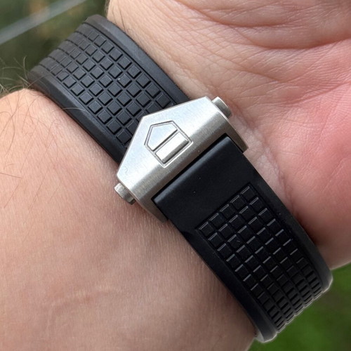 Tag Heuer Aquaracer Calibre 5 like new with rubber strap