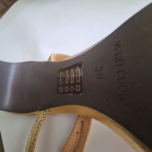 Vicenza leather gold high-heeled sandals like new, size 39
