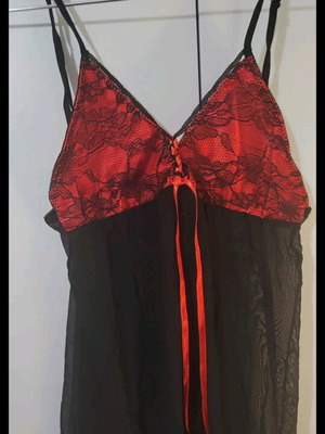 Camisole small size black and red like new