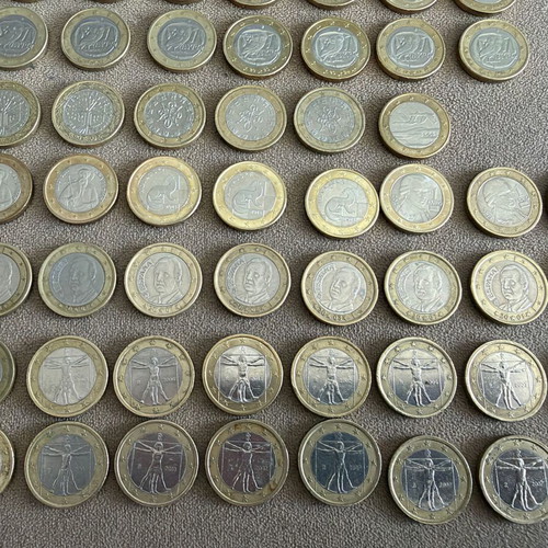 Euro Coin Collection like new, 303 coins from 18 countries