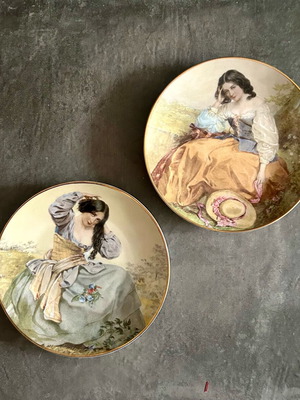 Set of 2 romantic porcelain wall plates new