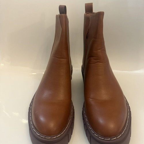 Ankle boots size 38 new, tan synthetic leather with zipper and tread sole