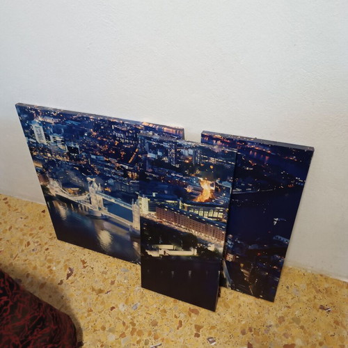 Triptych canvas London cityscape in like new condition
