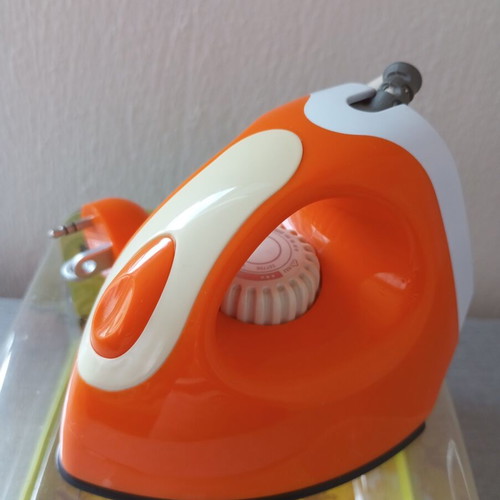 Homade Iron Radio Alarm Clock & Speaker, vintage design