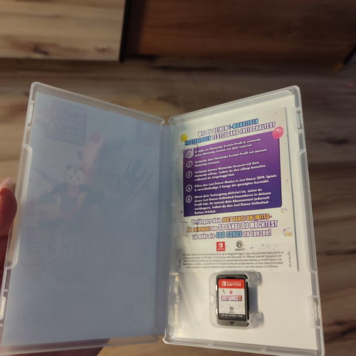 Just Dance 2019 Nintendo Switch game like new, German