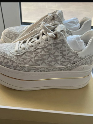 Michael Kors Hayes sneakers like new, size 36, beige, organic leather