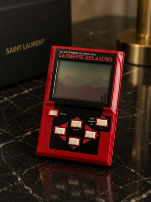 La Guerre Des Astres Electronic Handheld Game 1983 used