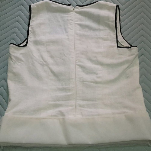 Italian linen top size M like new, linen and tulle with black detail