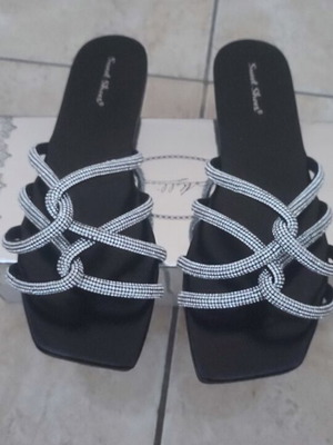 Sandals with rhinestones new, size 40, black and silver