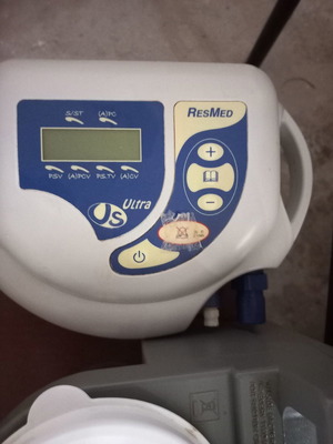 Уред за сън употребяван ResMed за дихателни нарушения