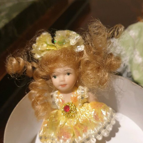 Porcelain dolls new, set of 2 small decorative