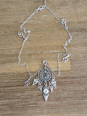 Women's stainless steel necklace with pendant and details new